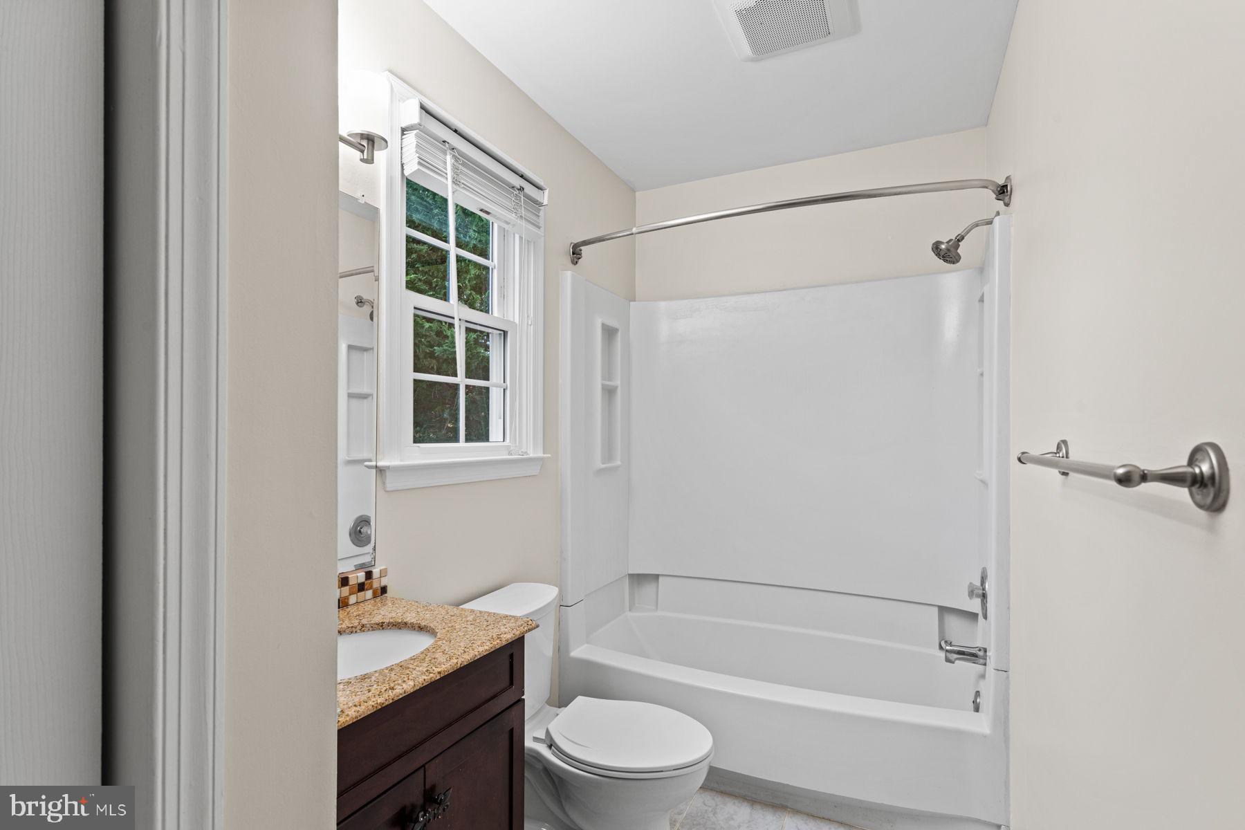 LAKE ANITA LOUISE - Residential Lease