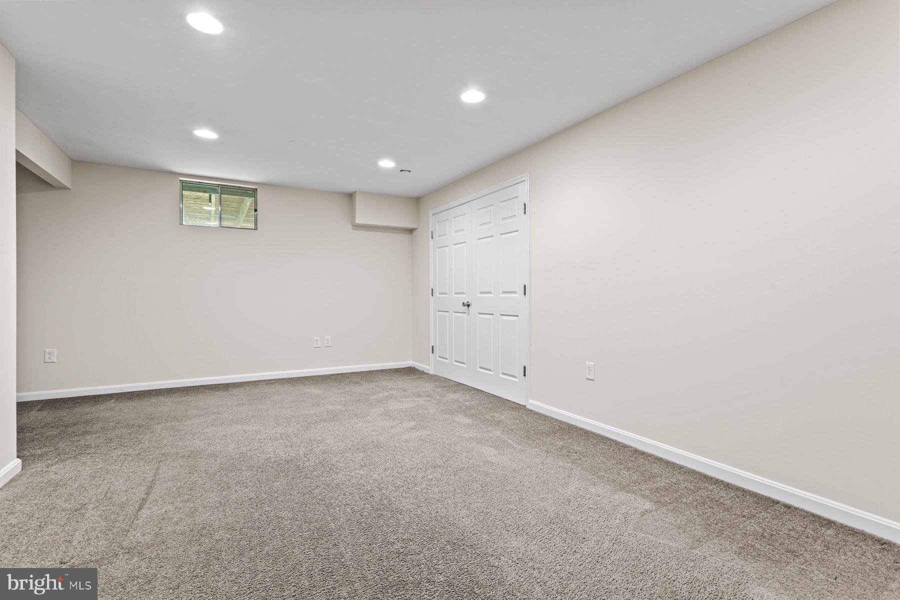 LAKE ANITA LOUISE - Residential Lease