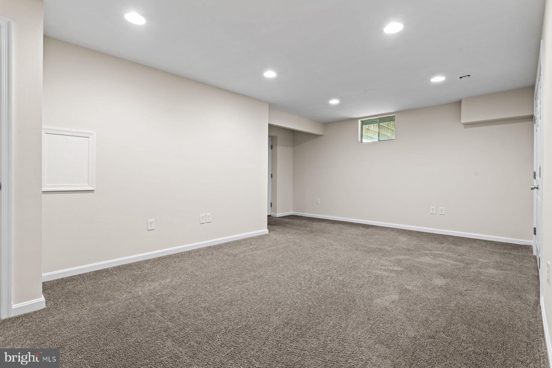 LAKE ANITA LOUISE - Residential Lease