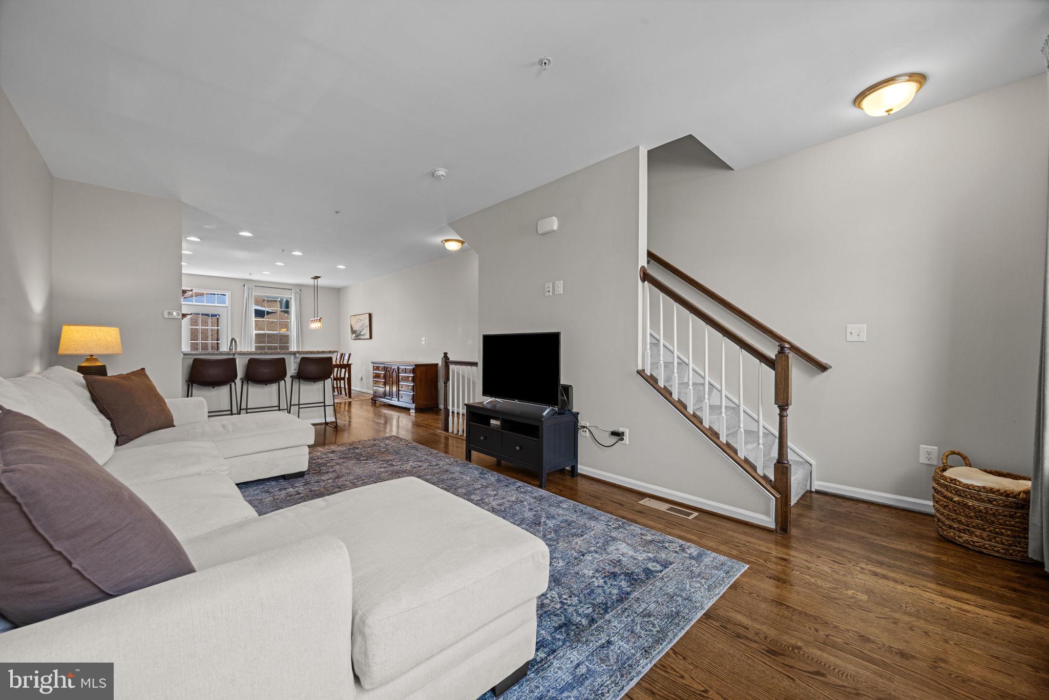 919 S MACON STREET