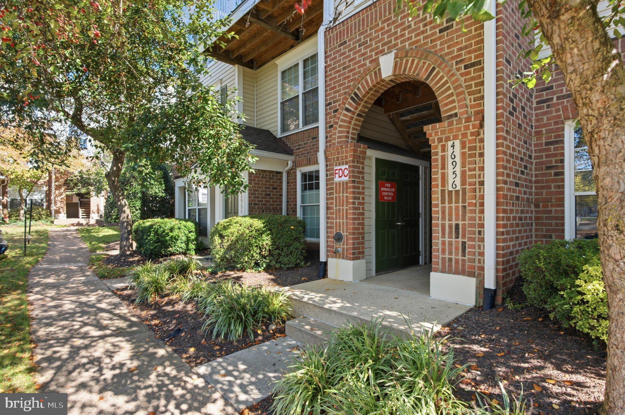 46956 COURTYARD SQUARE 303