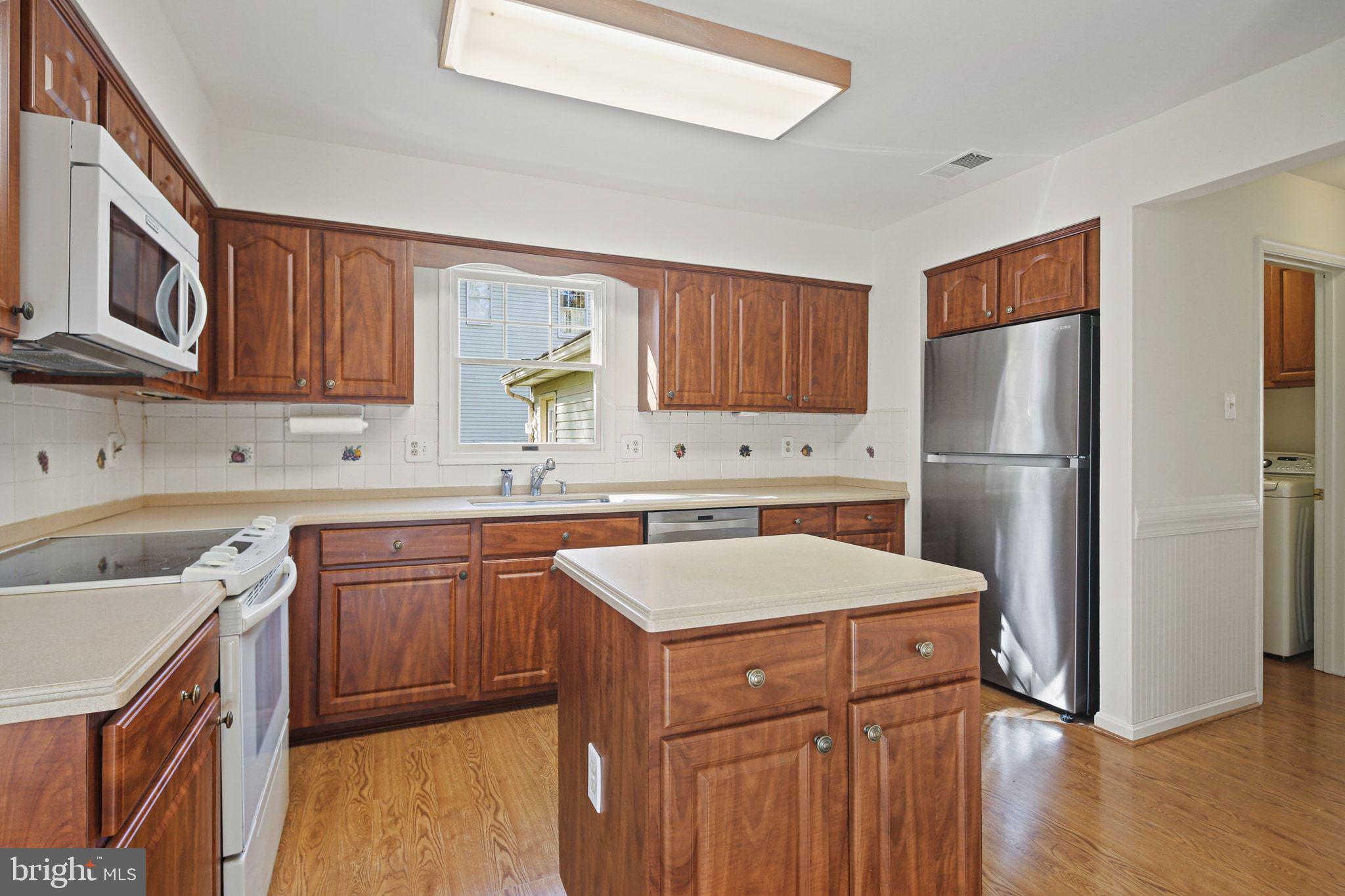 BURLEIGH MANOR - Residential