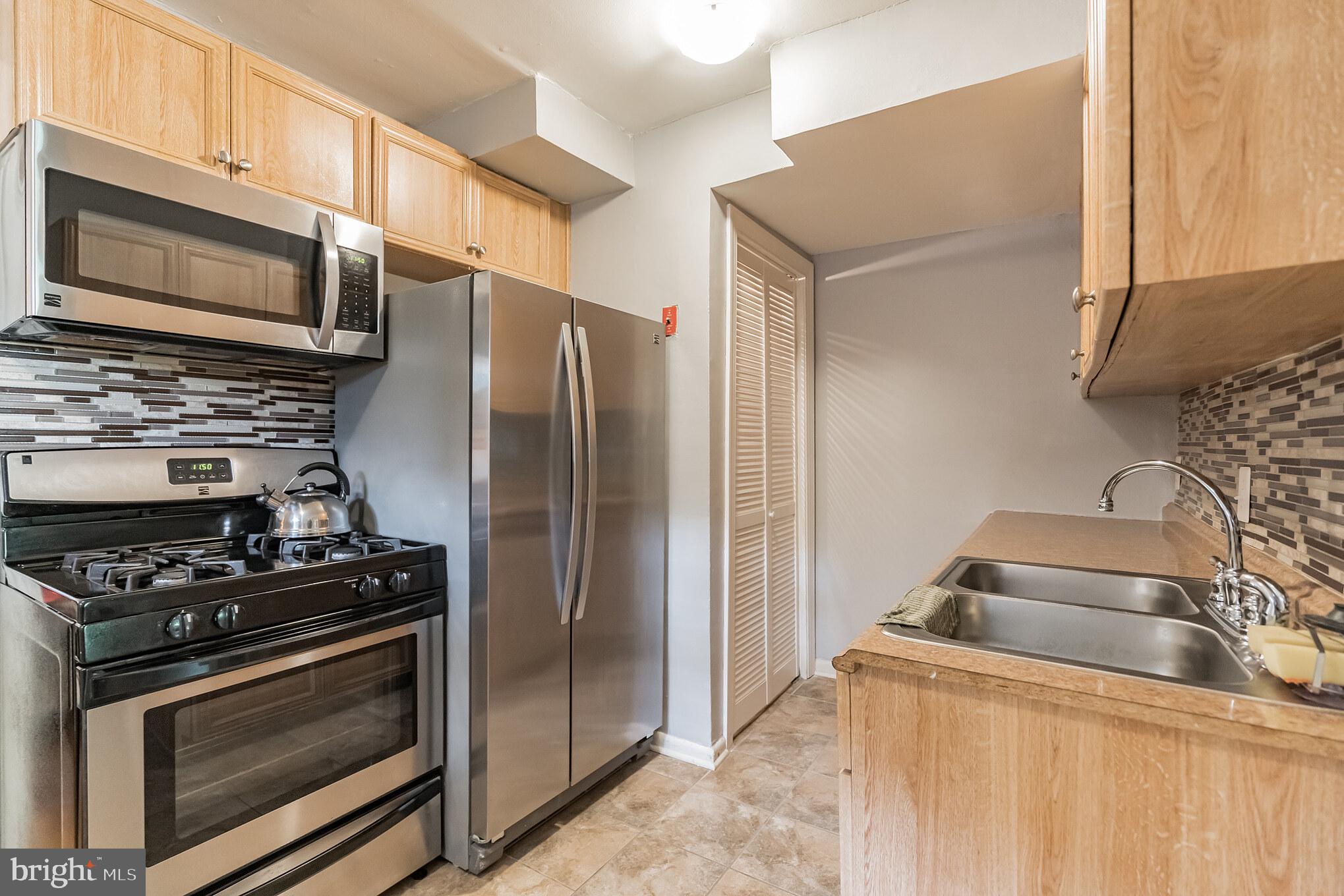 GREGORY FARMS - Residential