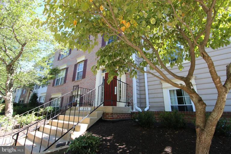12102 Green Leaf Court Unit 102