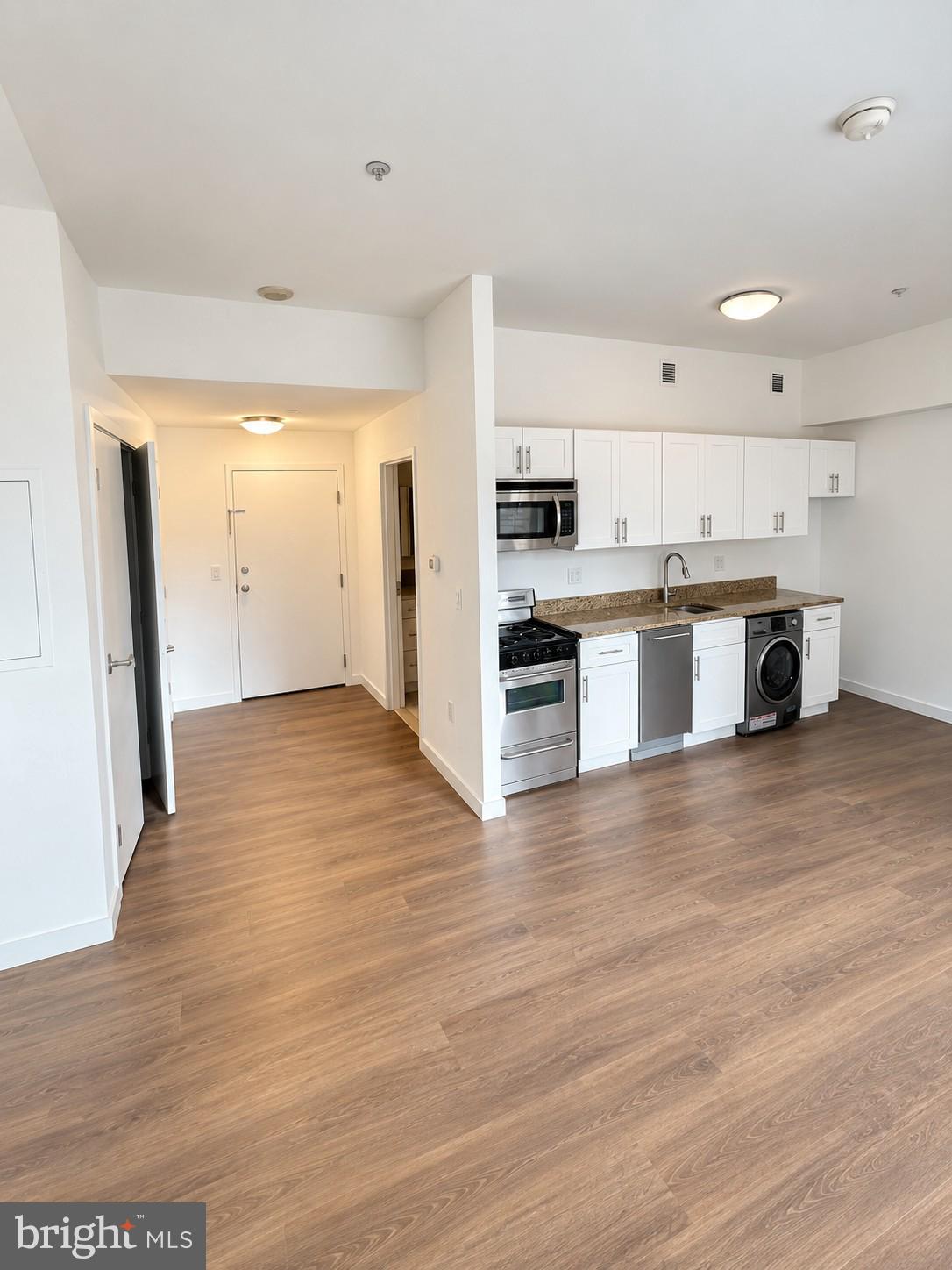 219 S 18TH STREET 29 411B