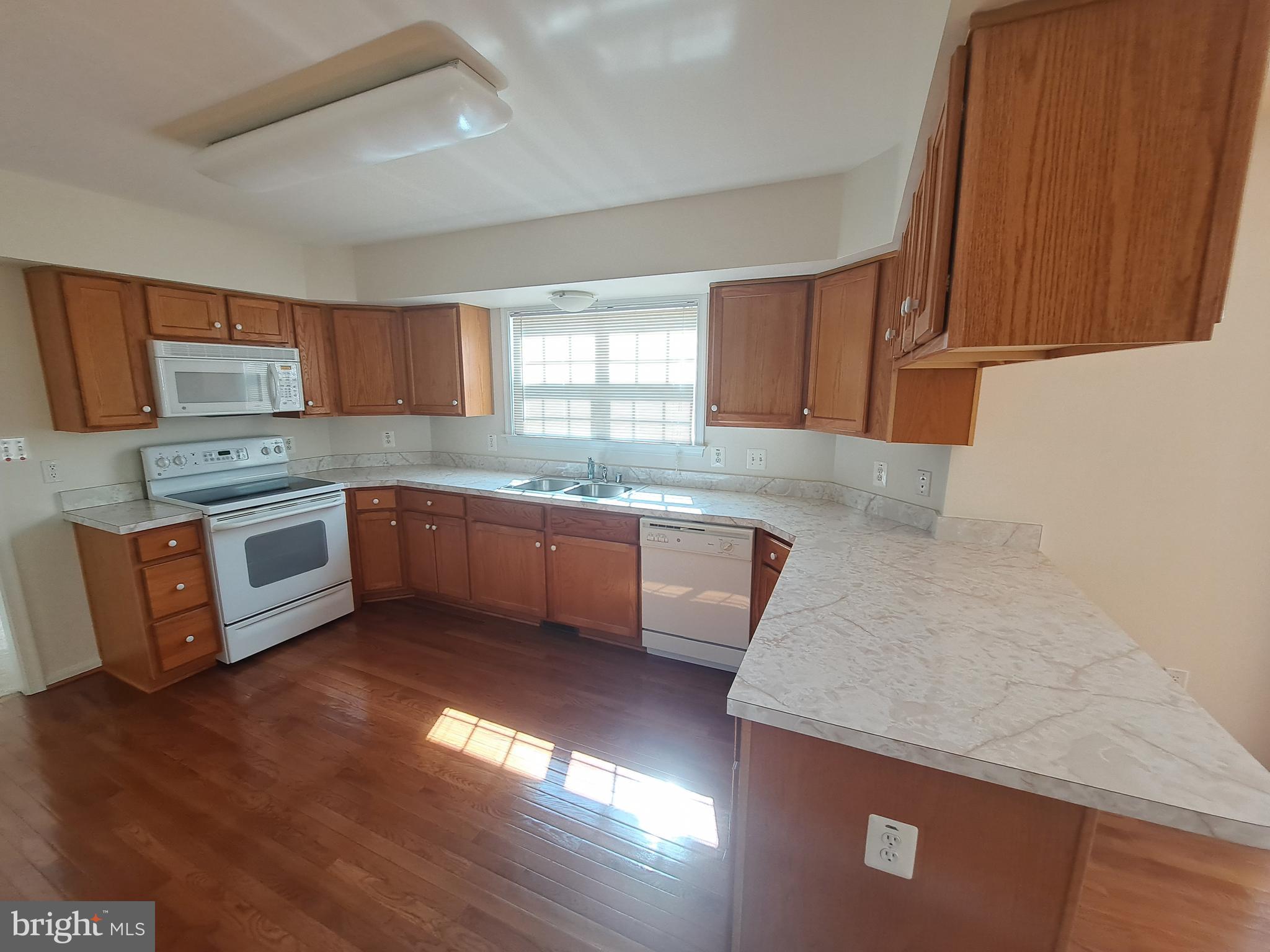 LEE'S CROSSING - Residential