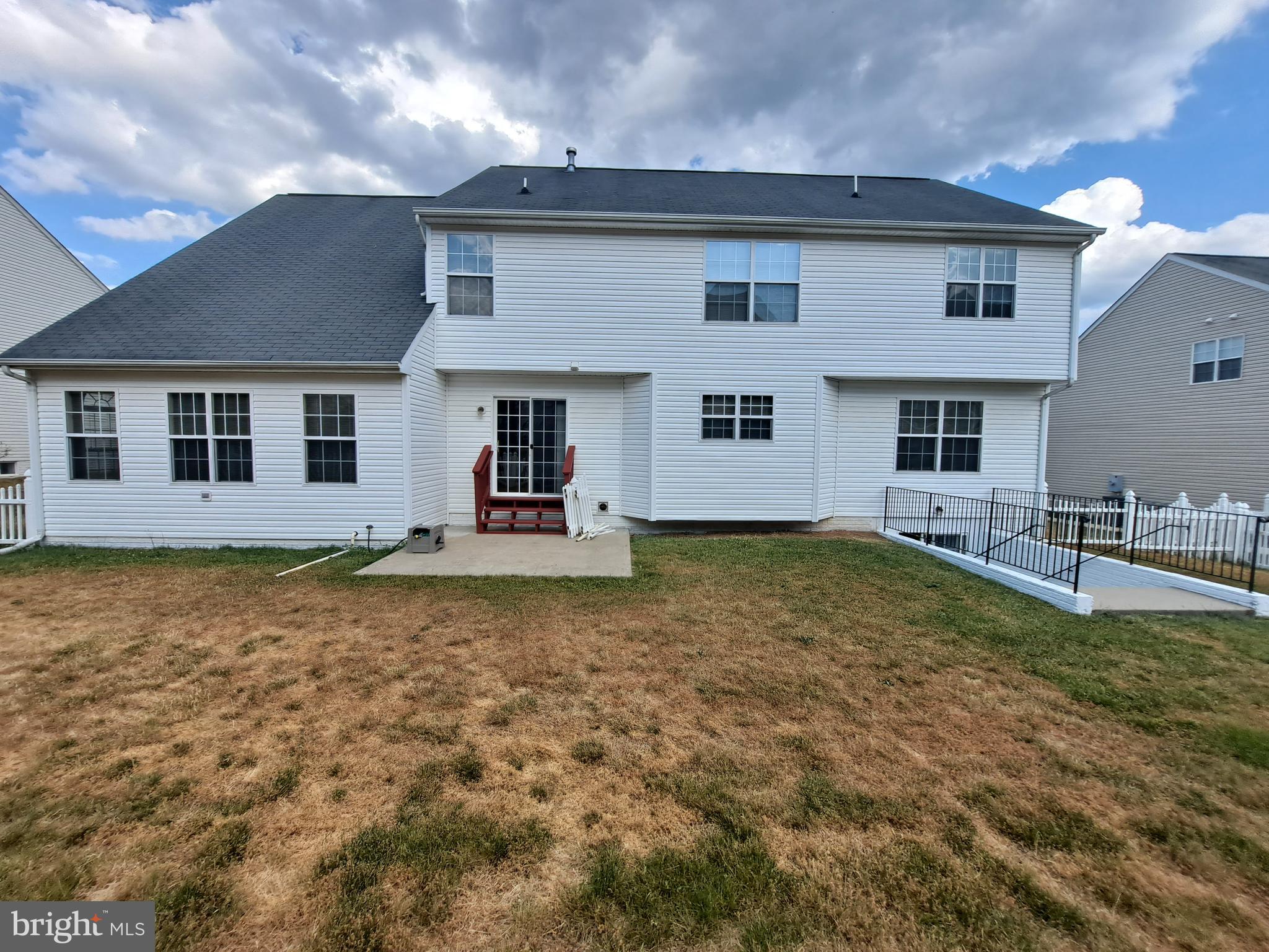 LEE'S CROSSING - Residential