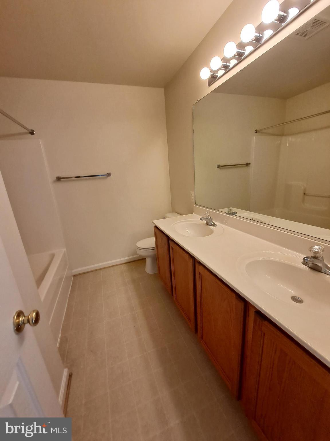 LEE'S CROSSING - Residential