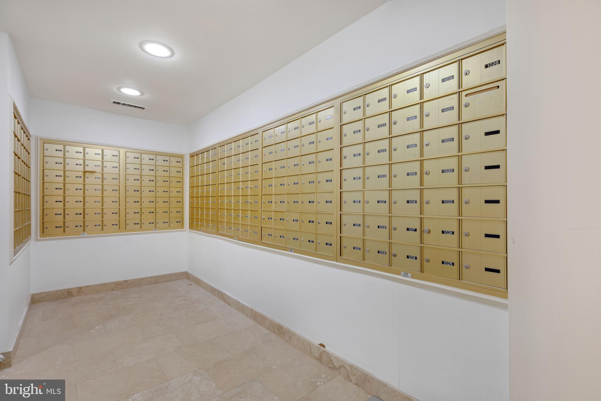 ROTONDA - Residential Lease