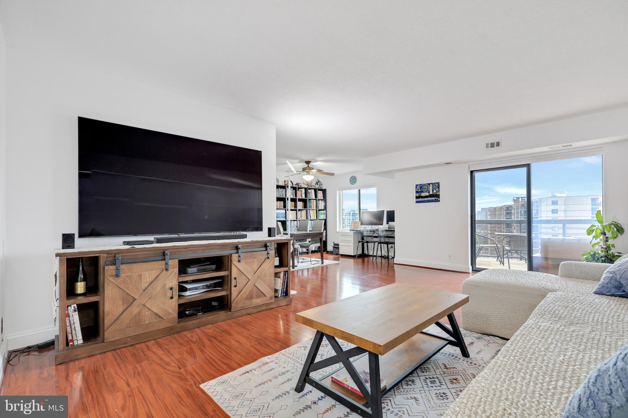 ROTONDA - Residential Lease