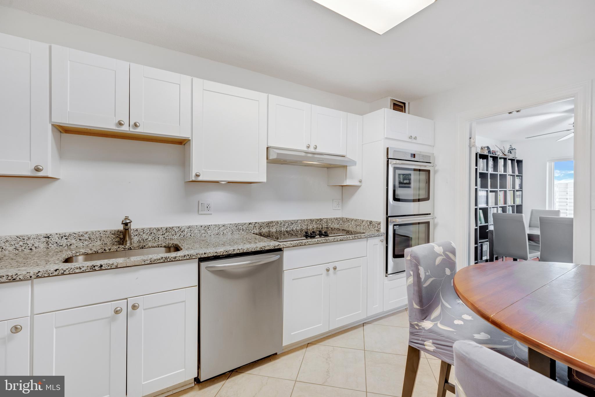 ROTONDA - Residential Lease