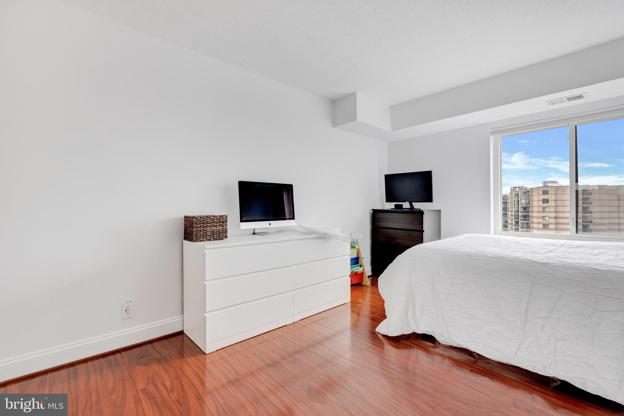 ROTONDA - Residential Lease