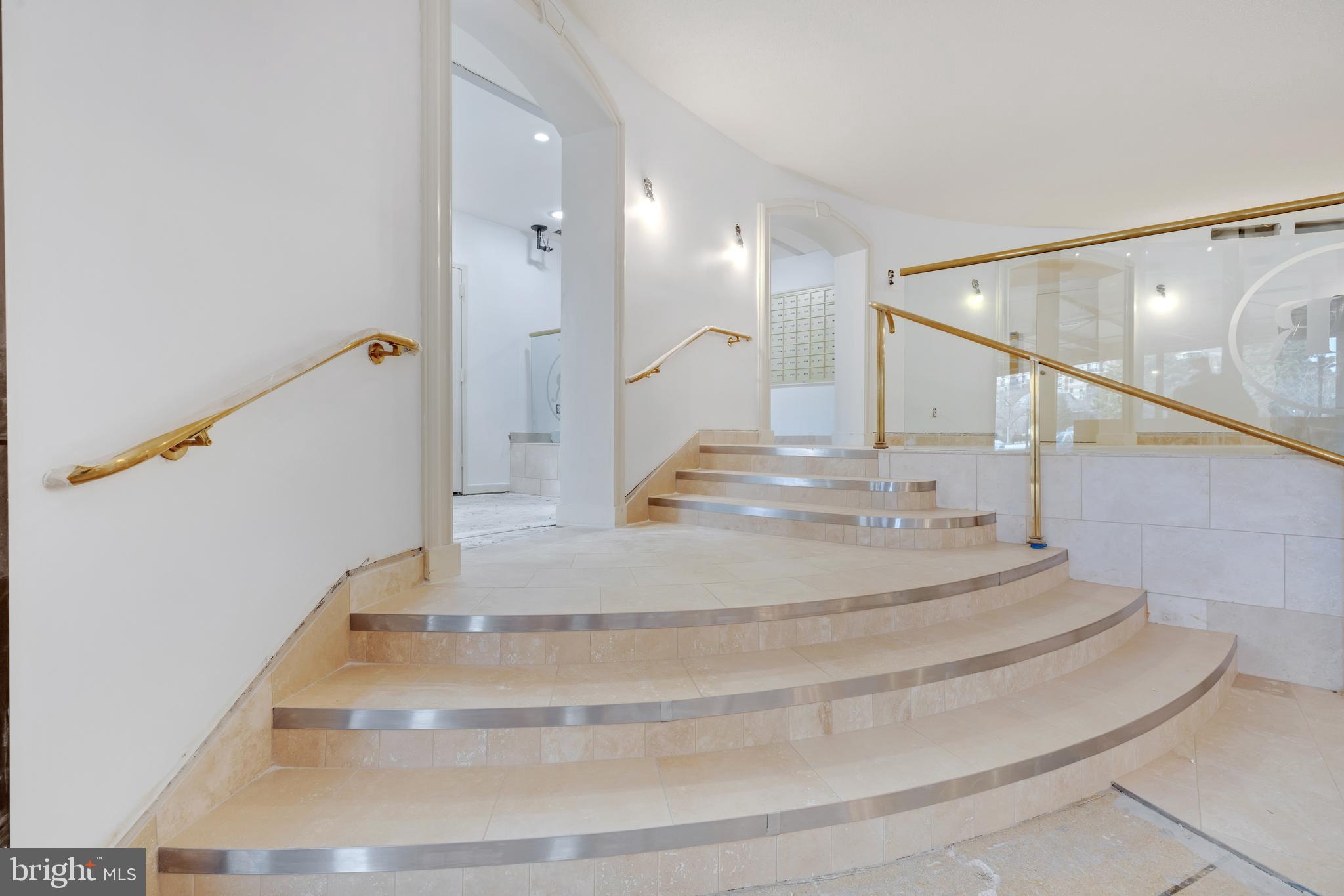 ROTONDA - Residential Lease