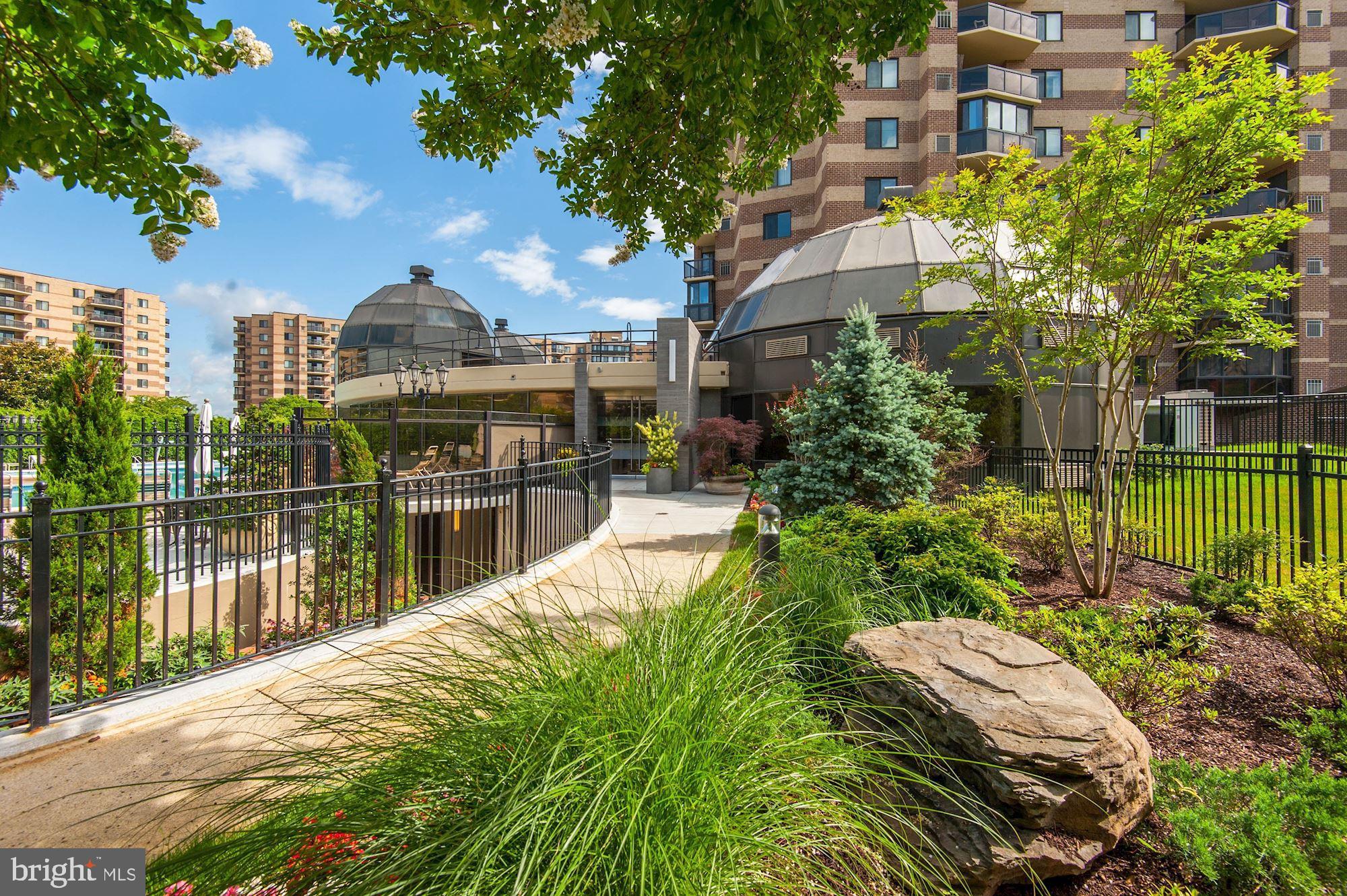 ROTONDA - Residential Lease