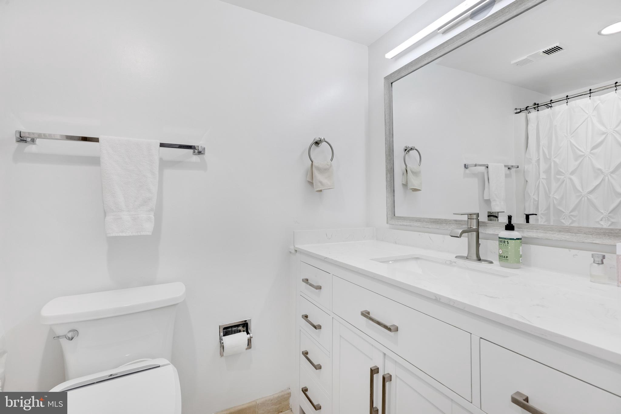 ROTONDA - Residential Lease