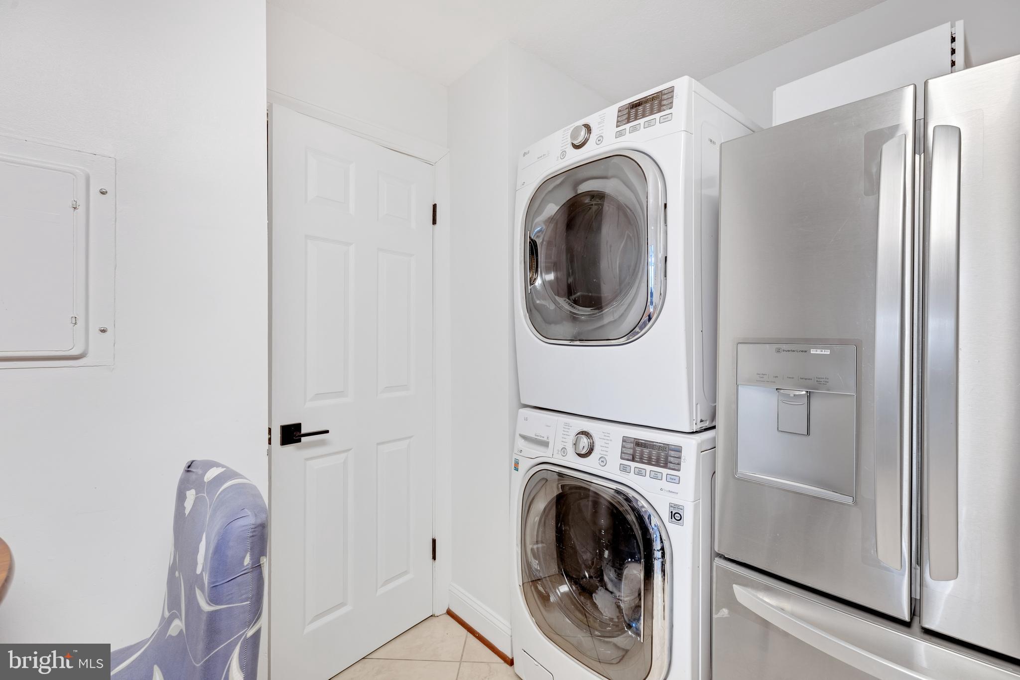 ROTONDA - Residential Lease