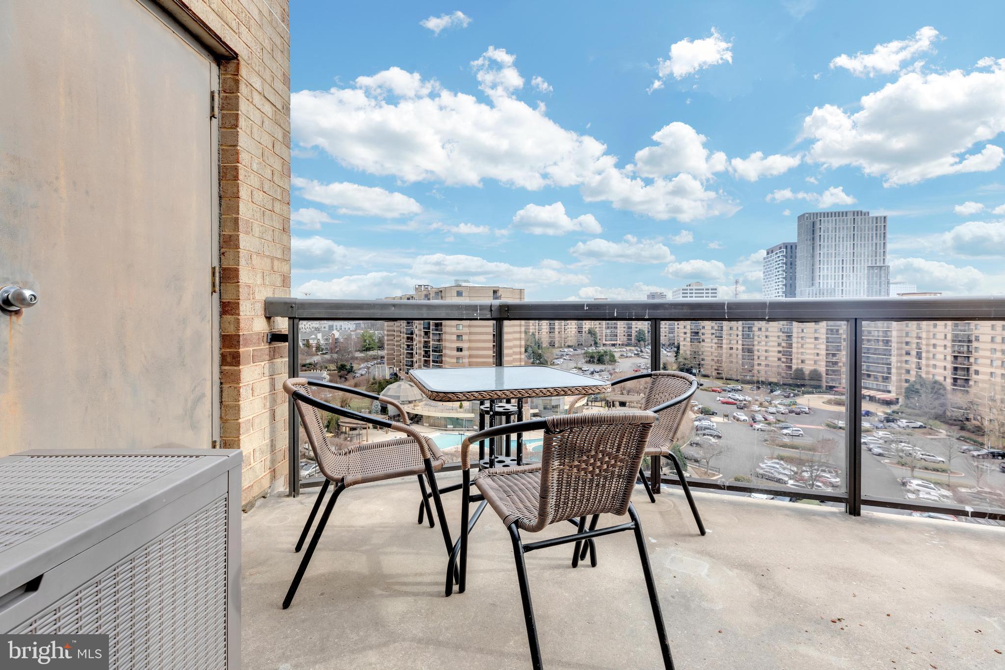 ROTONDA - Residential Lease