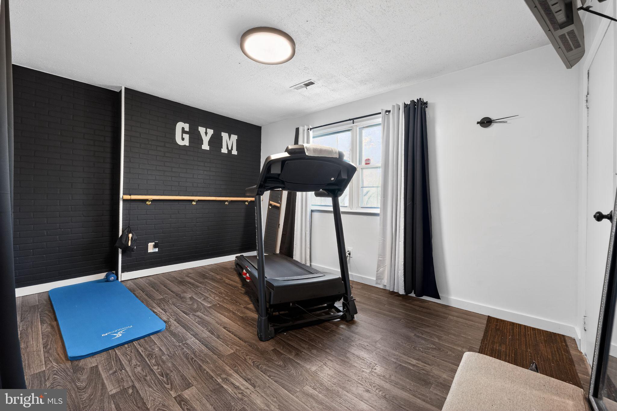 WINDMILL VIL - Residential