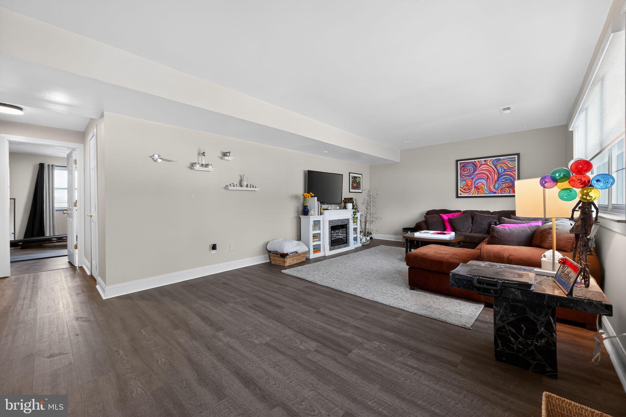 WINDMILL VIL - Residential