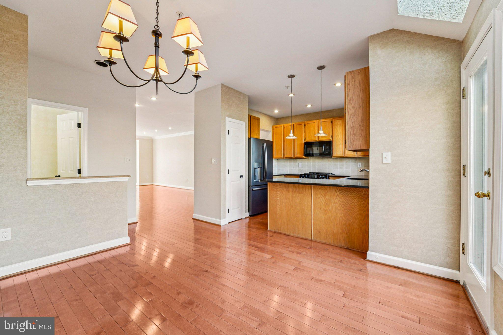 SUMMIT CHASE - Residential