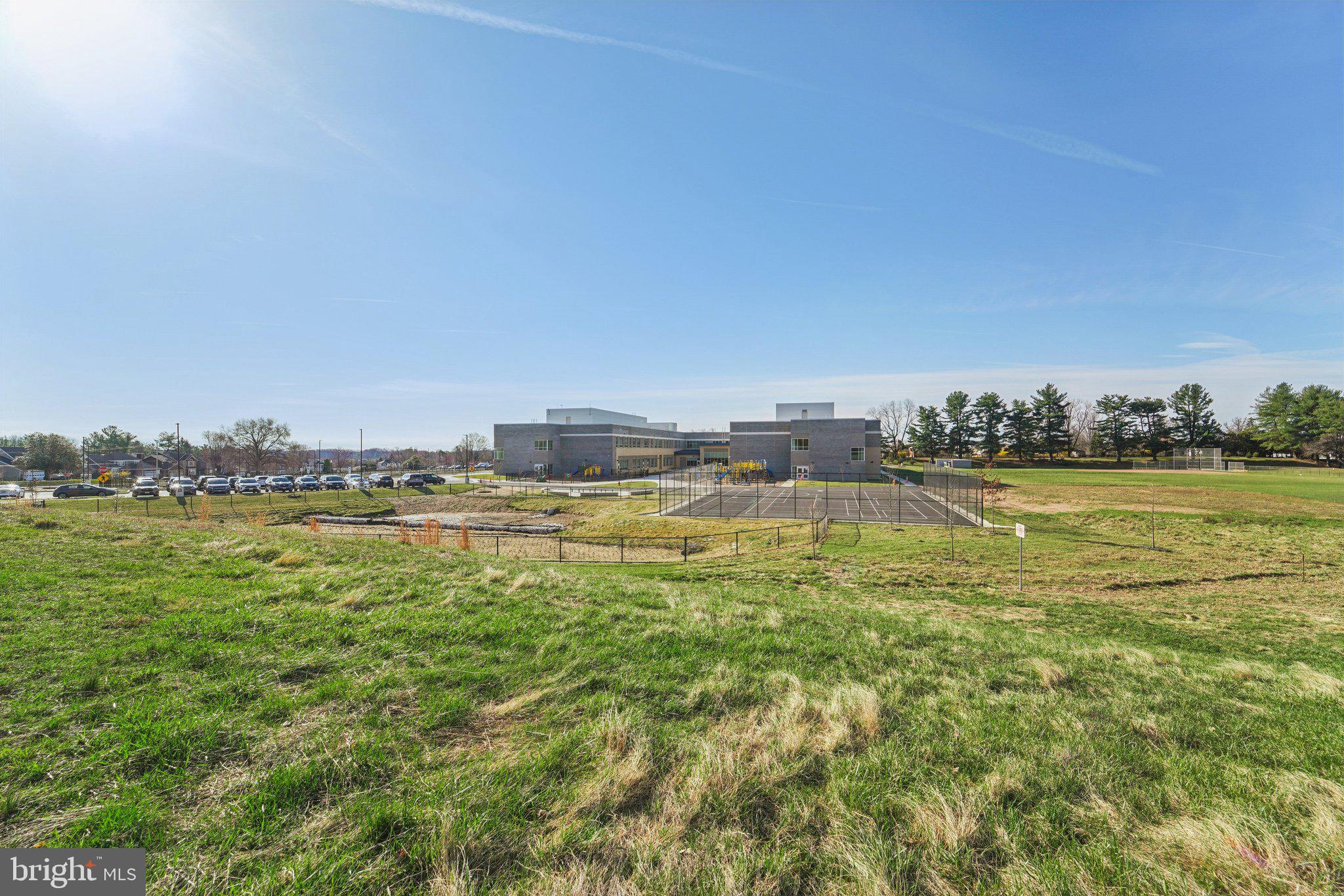 SUMMIT CHASE - Residential