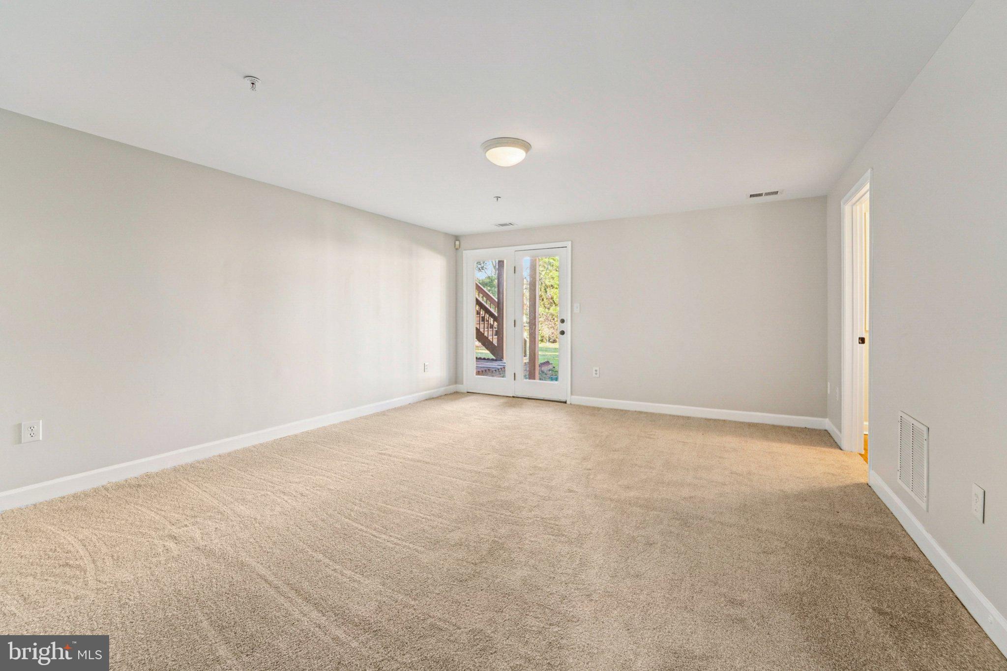 SUMMIT CHASE - Residential