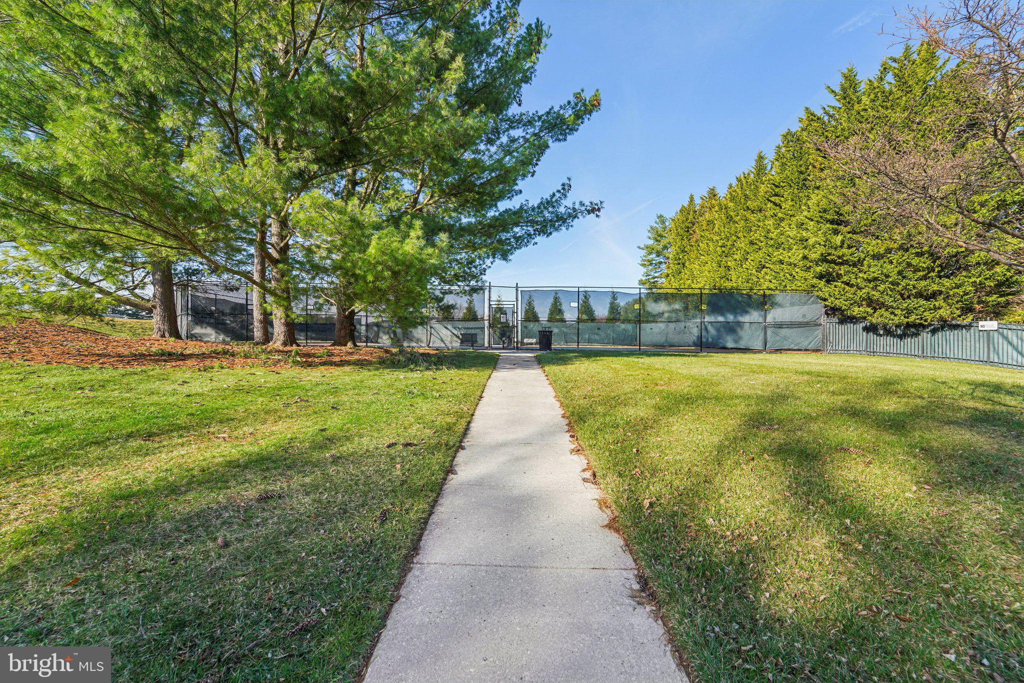 SUMMIT CHASE - Residential