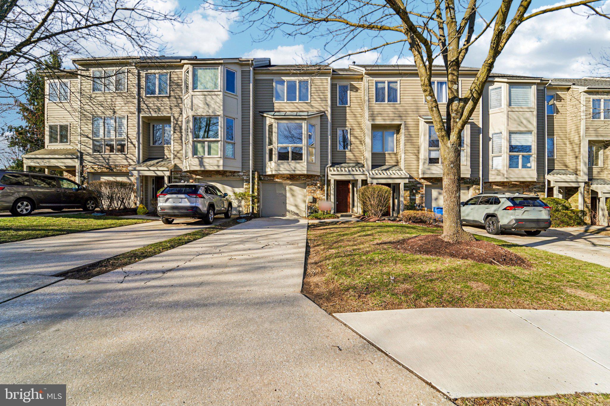 SUMMIT CHASE - Residential