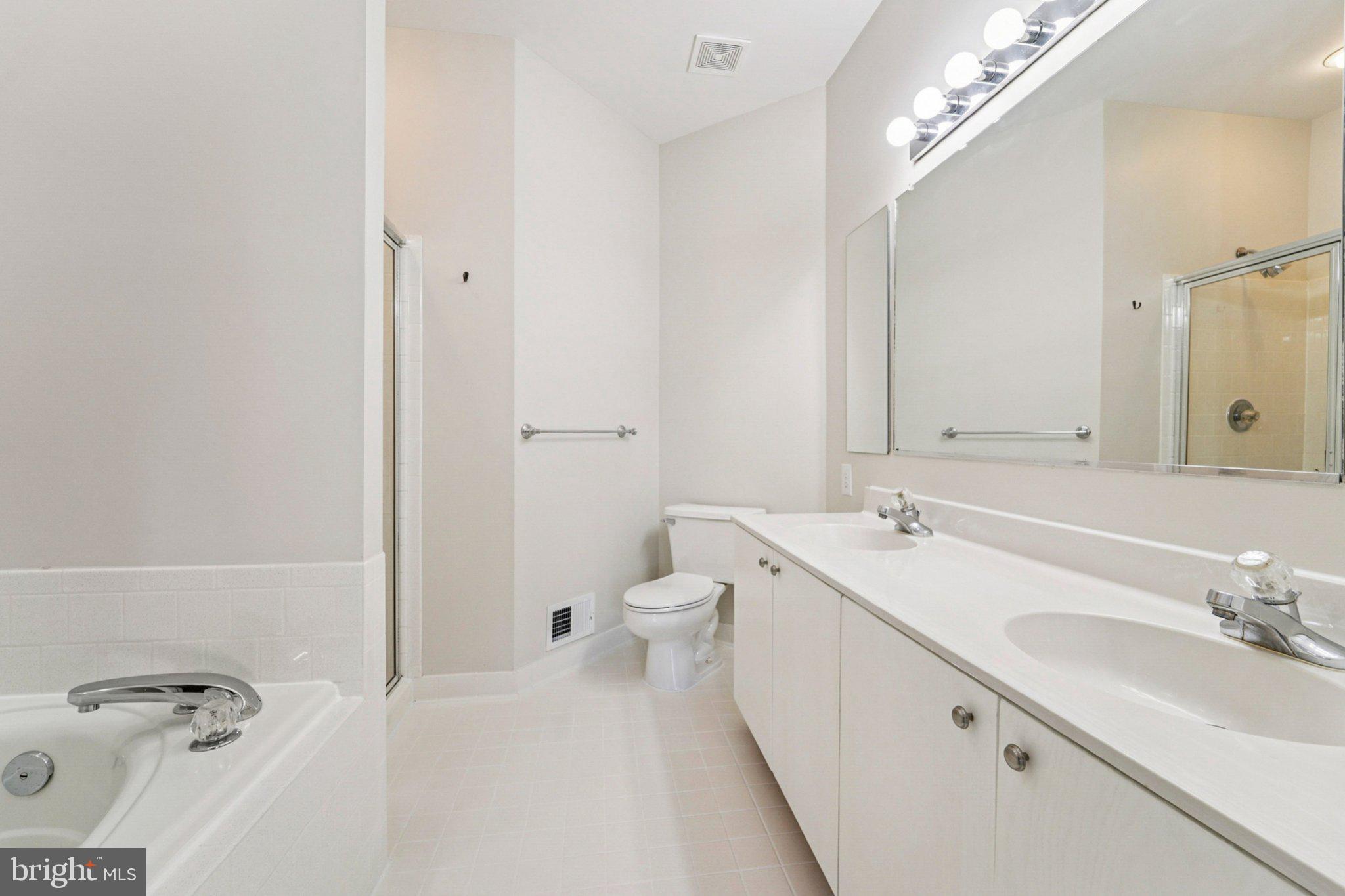 SUMMIT CHASE - Residential