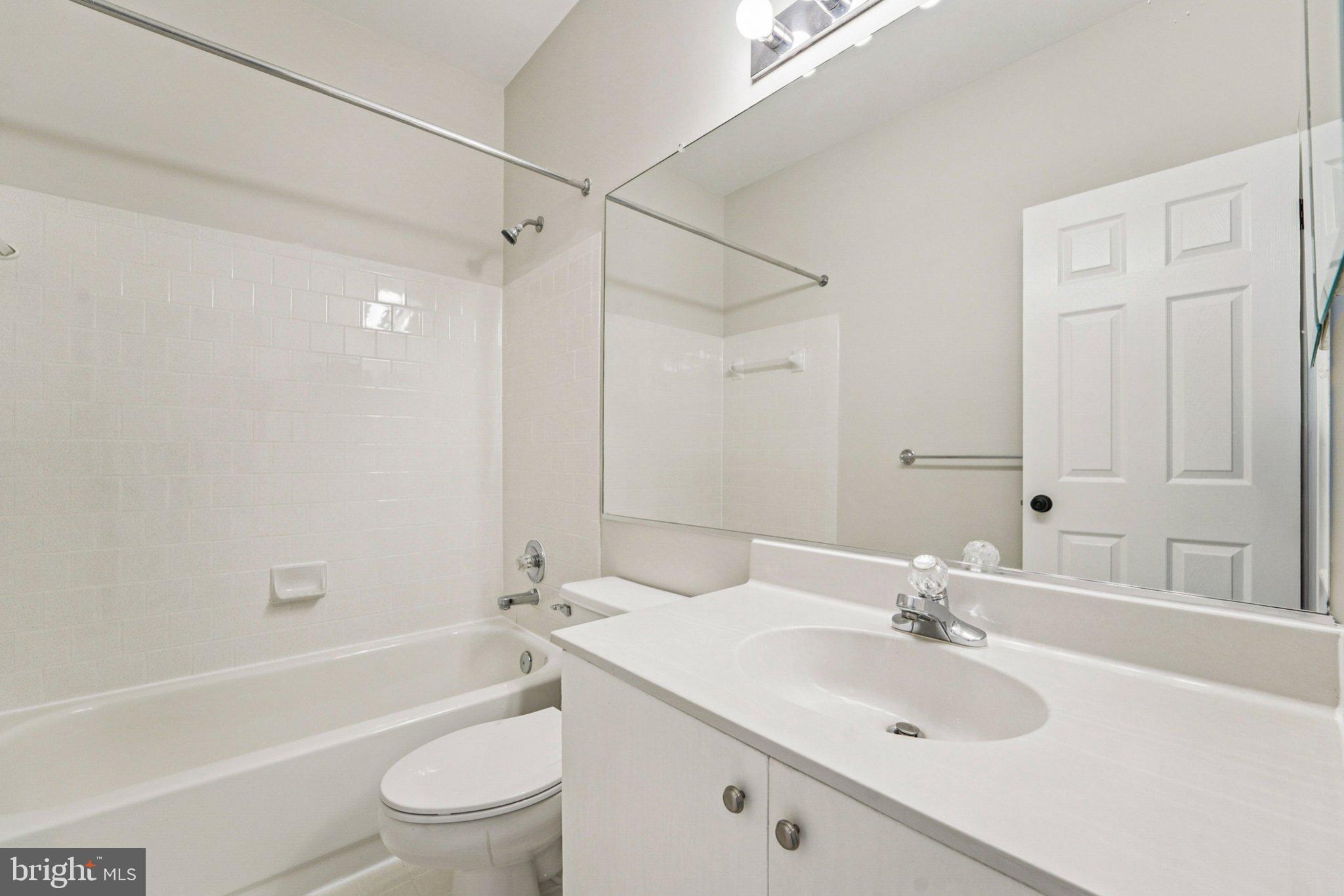 SUMMIT CHASE - Residential