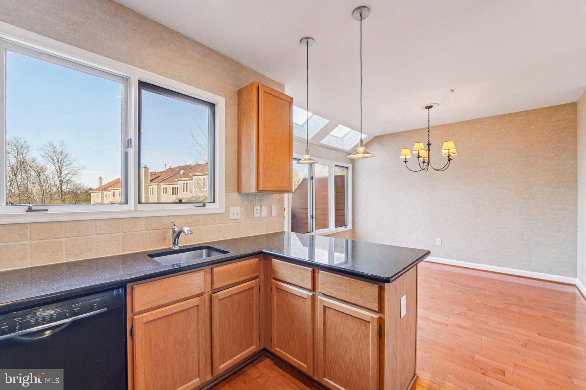 SUMMIT CHASE - Residential