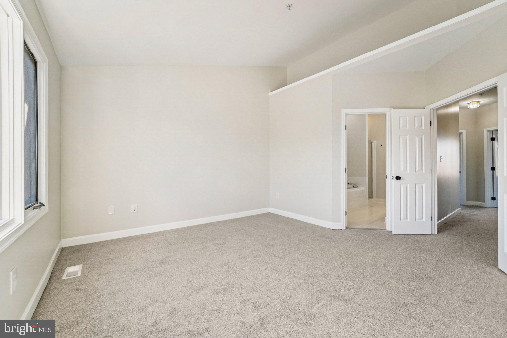 SUMMIT CHASE - Residential