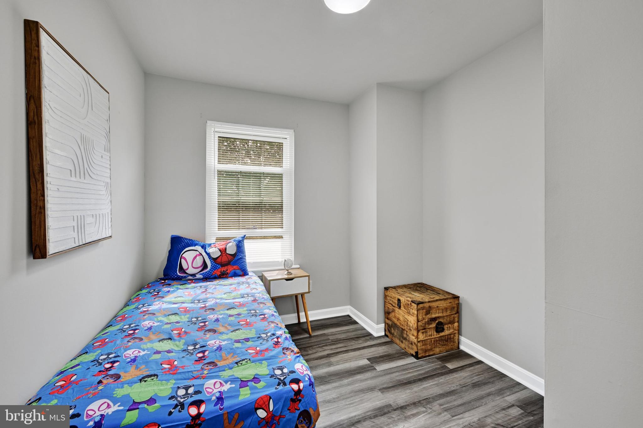 CONSTANT FRIENDSHIP - Residential