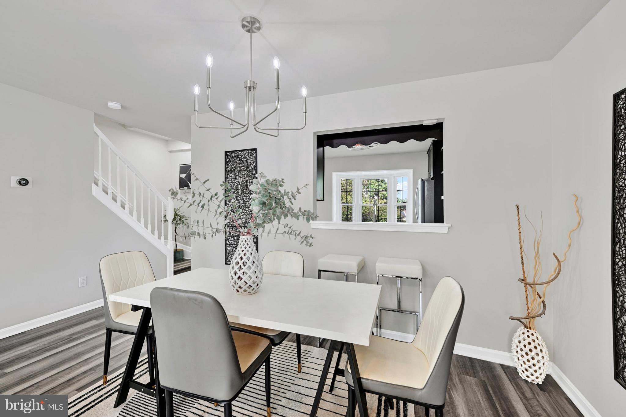 CONSTANT FRIENDSHIP - Residential