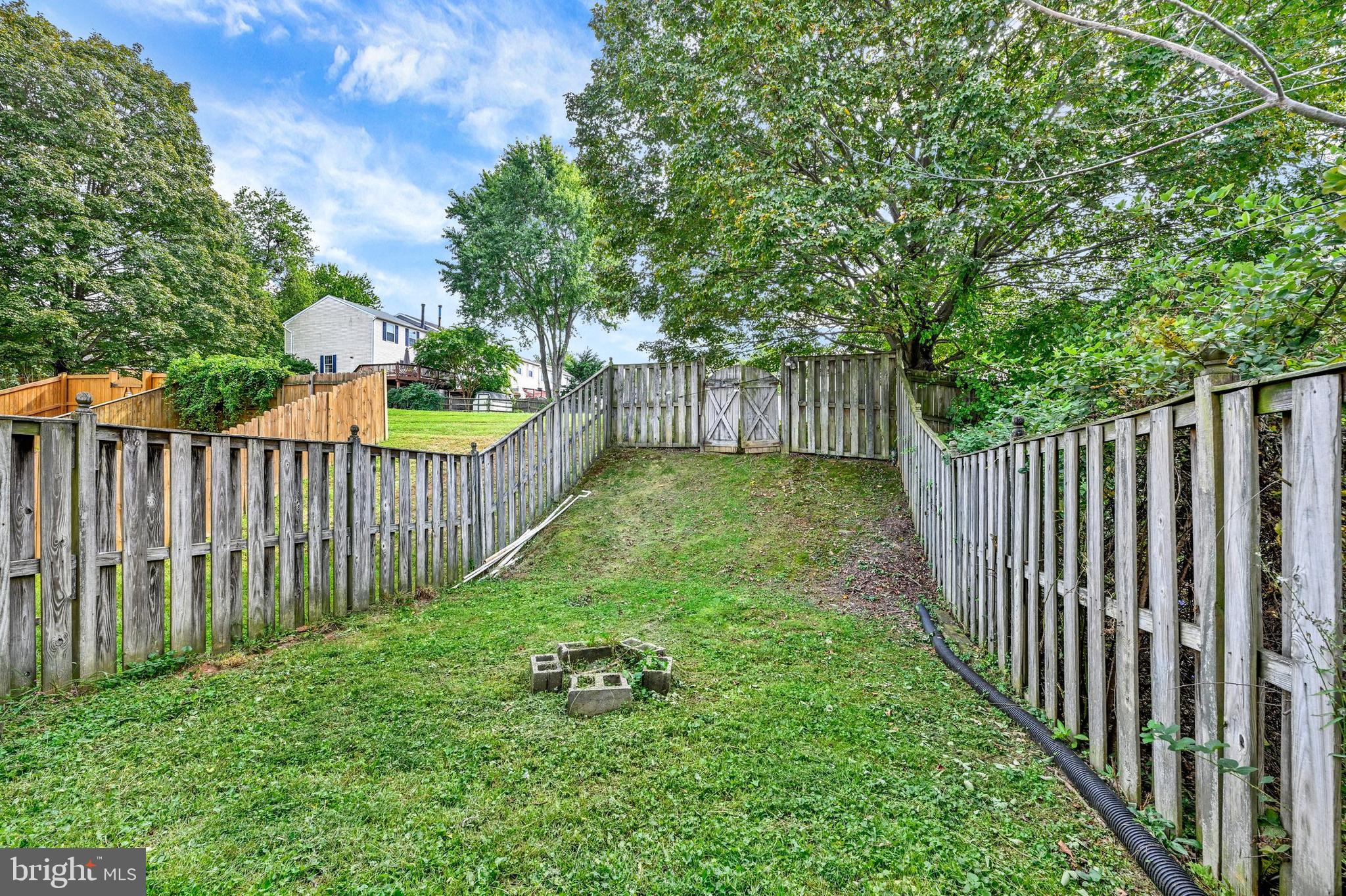 CONSTANT FRIENDSHIP - Residential