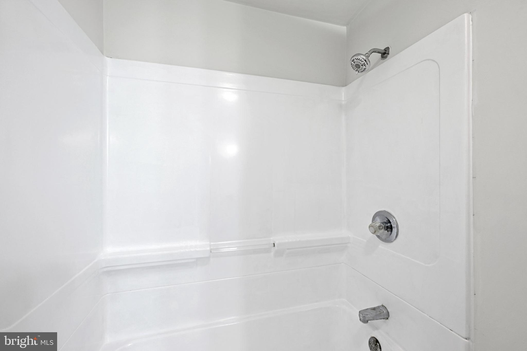 CONSTANT FRIENDSHIP - Residential