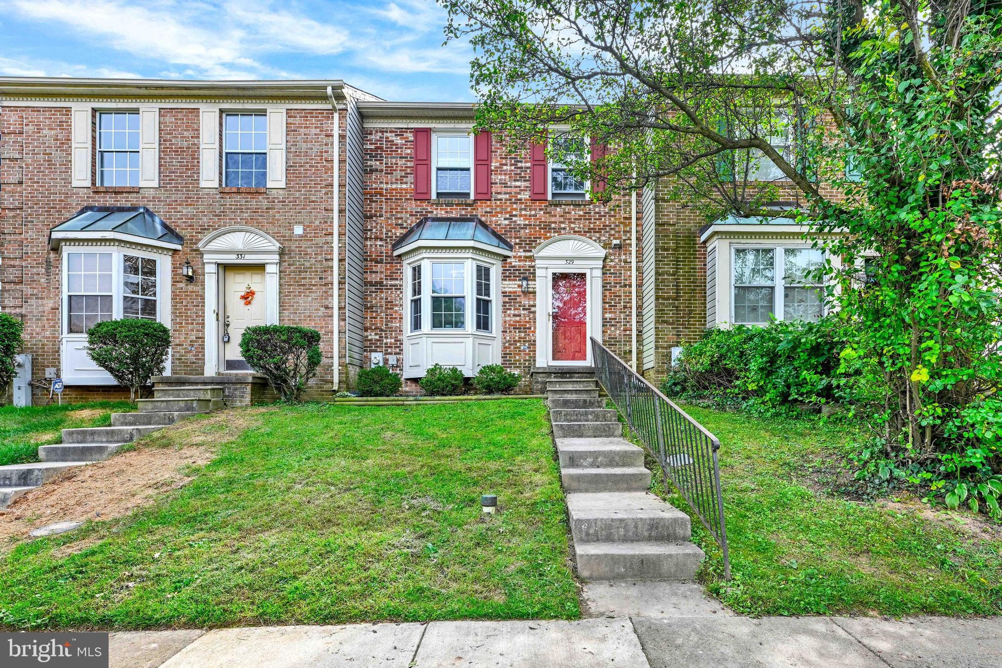 CONSTANT FRIENDSHIP - Residential