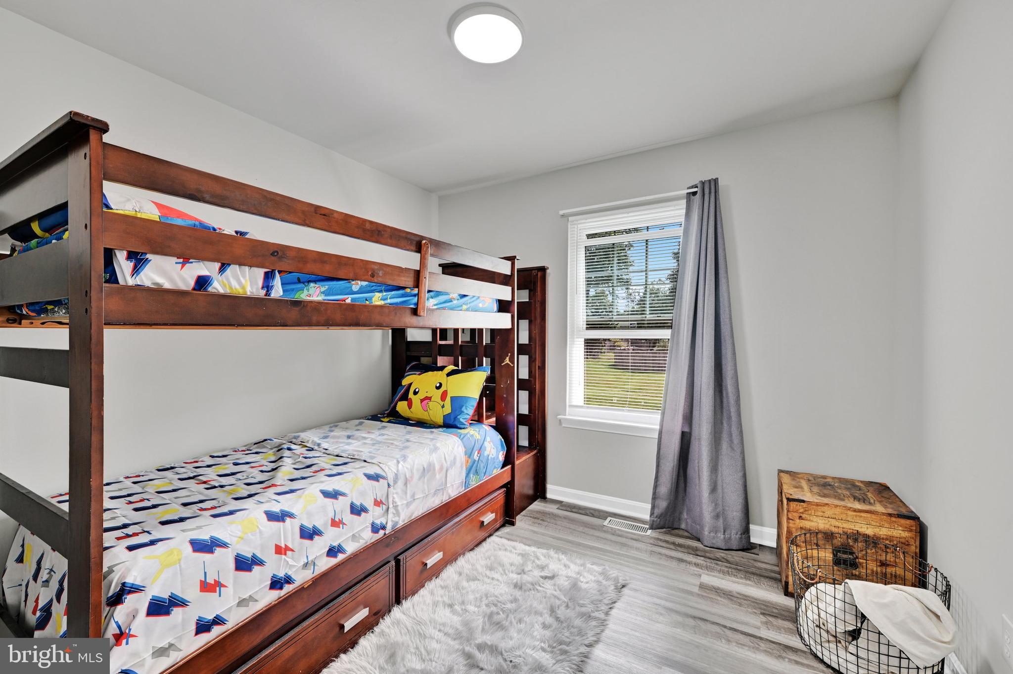 CONSTANT FRIENDSHIP - Residential