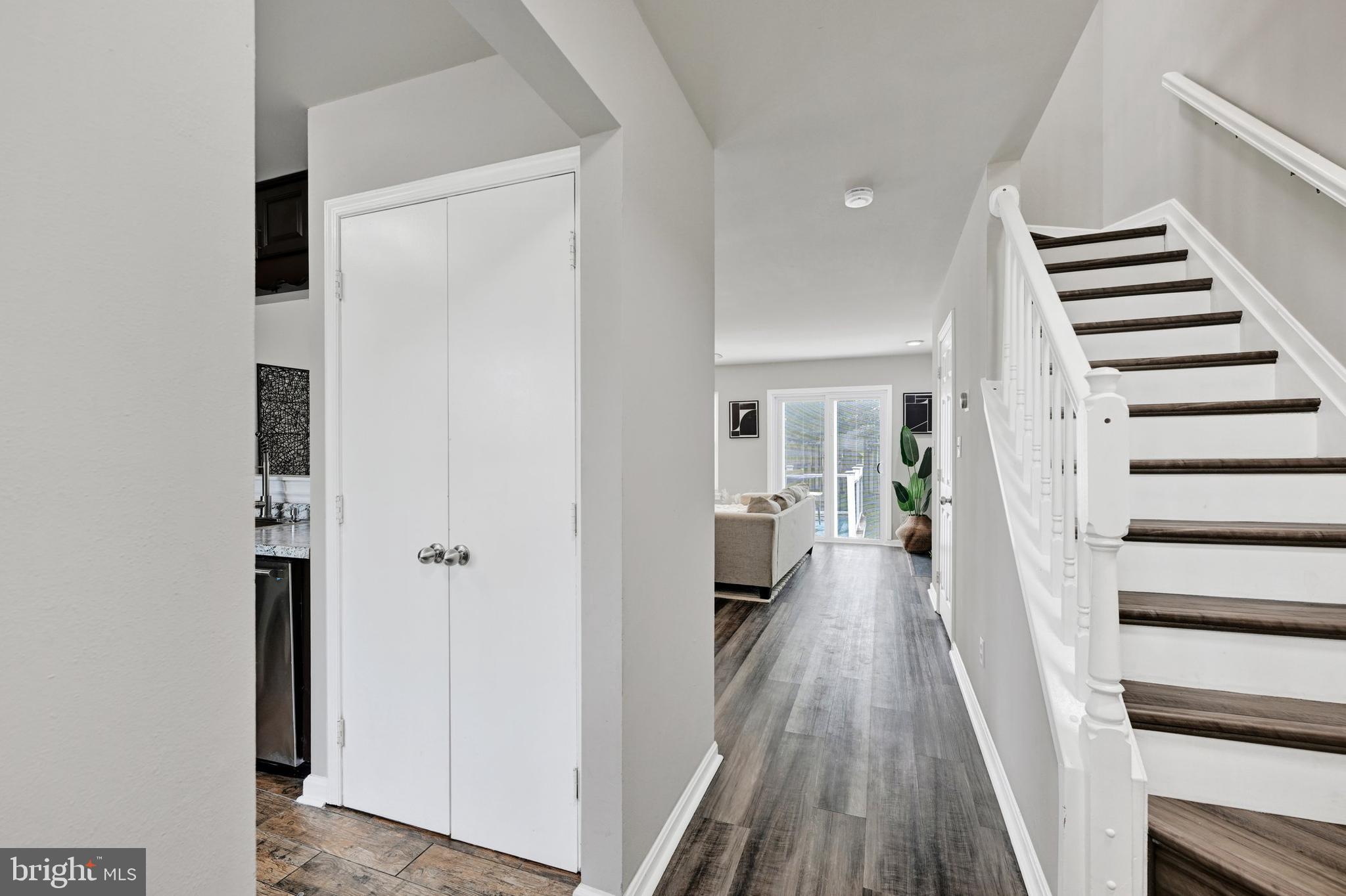 329 SUNRAY COURT