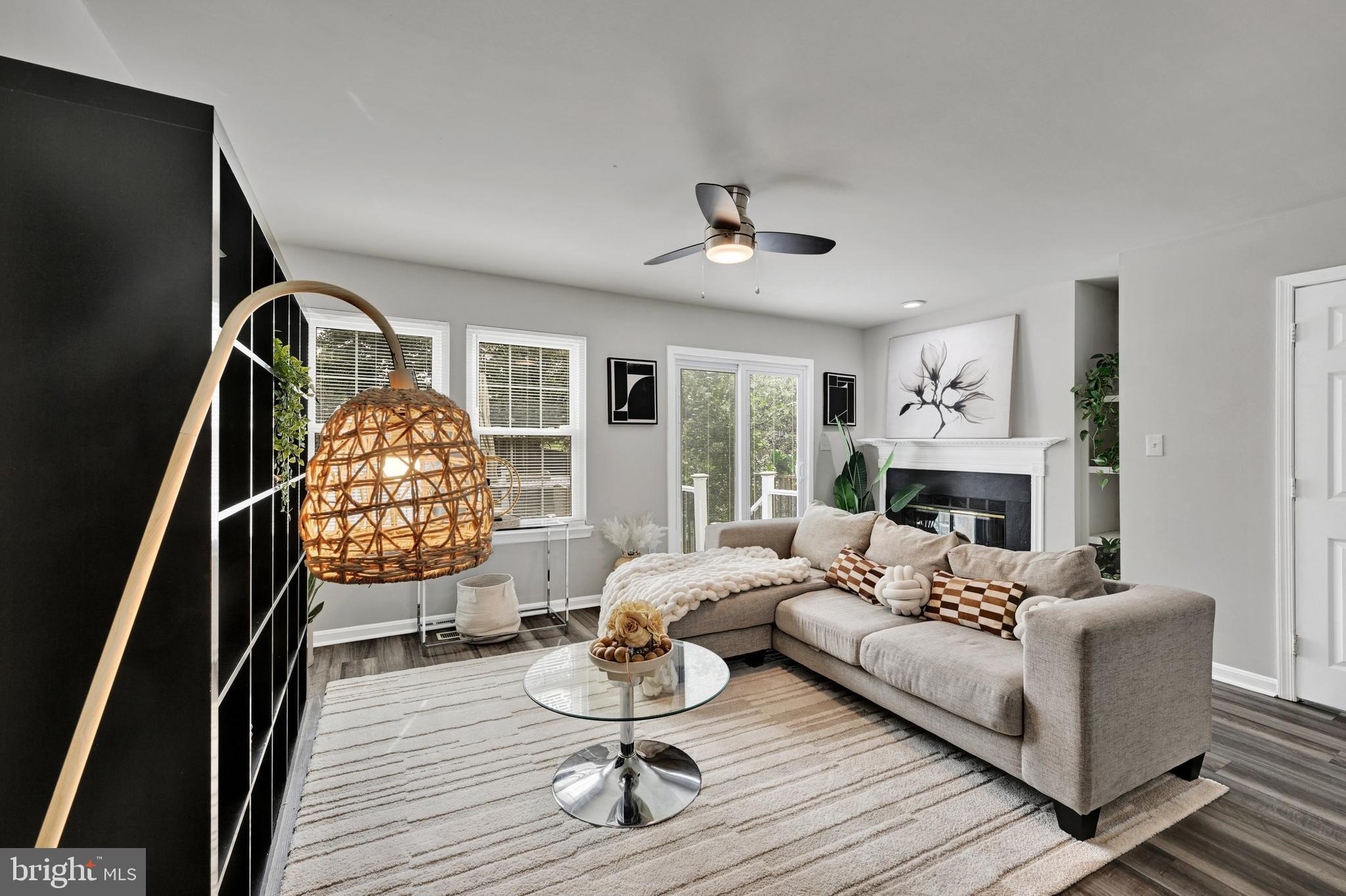 CONSTANT FRIENDSHIP - Residential