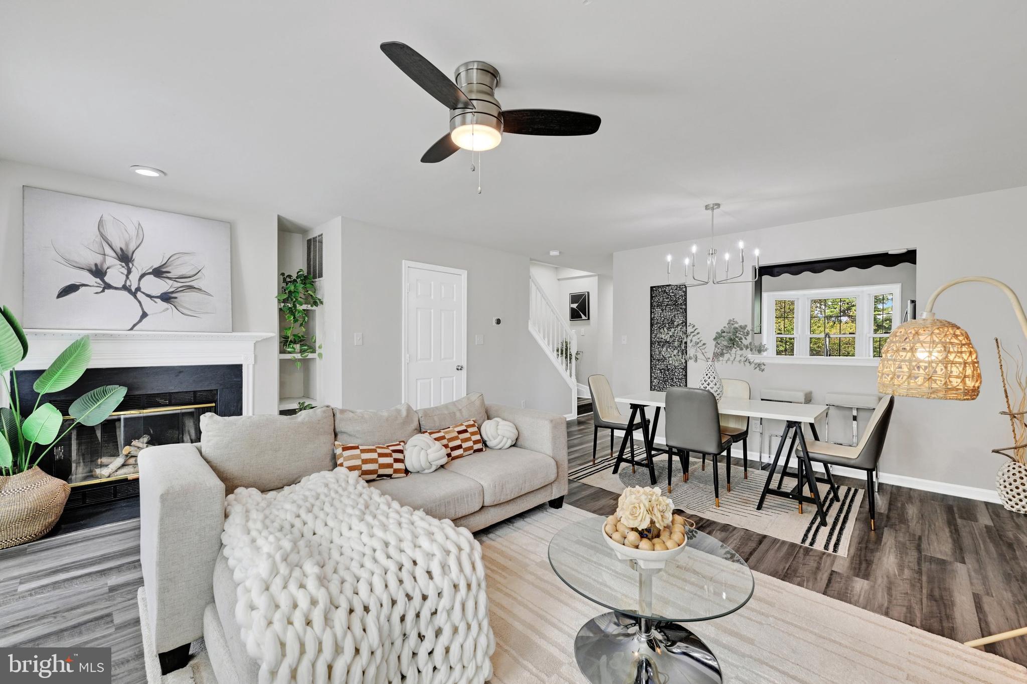 CONSTANT FRIENDSHIP - Residential