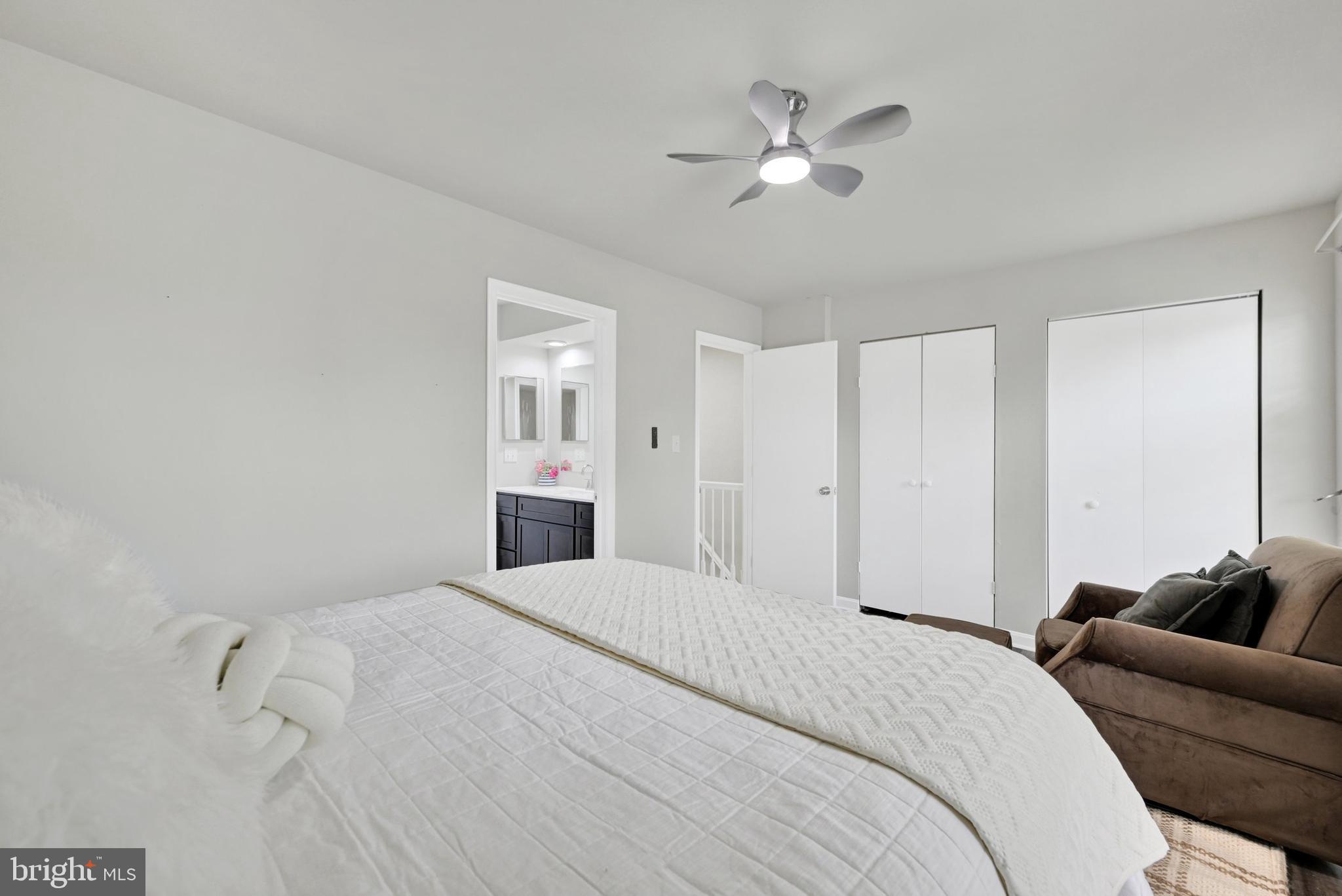 CONSTANT FRIENDSHIP - Residential