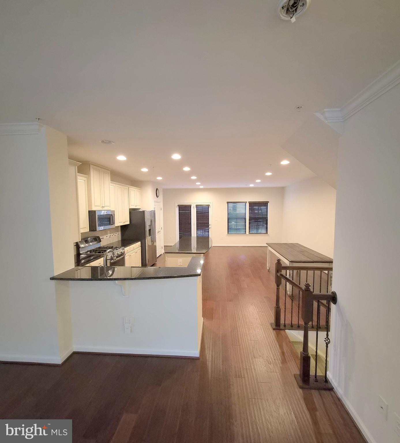 9128 LANDON HOUSE LANE