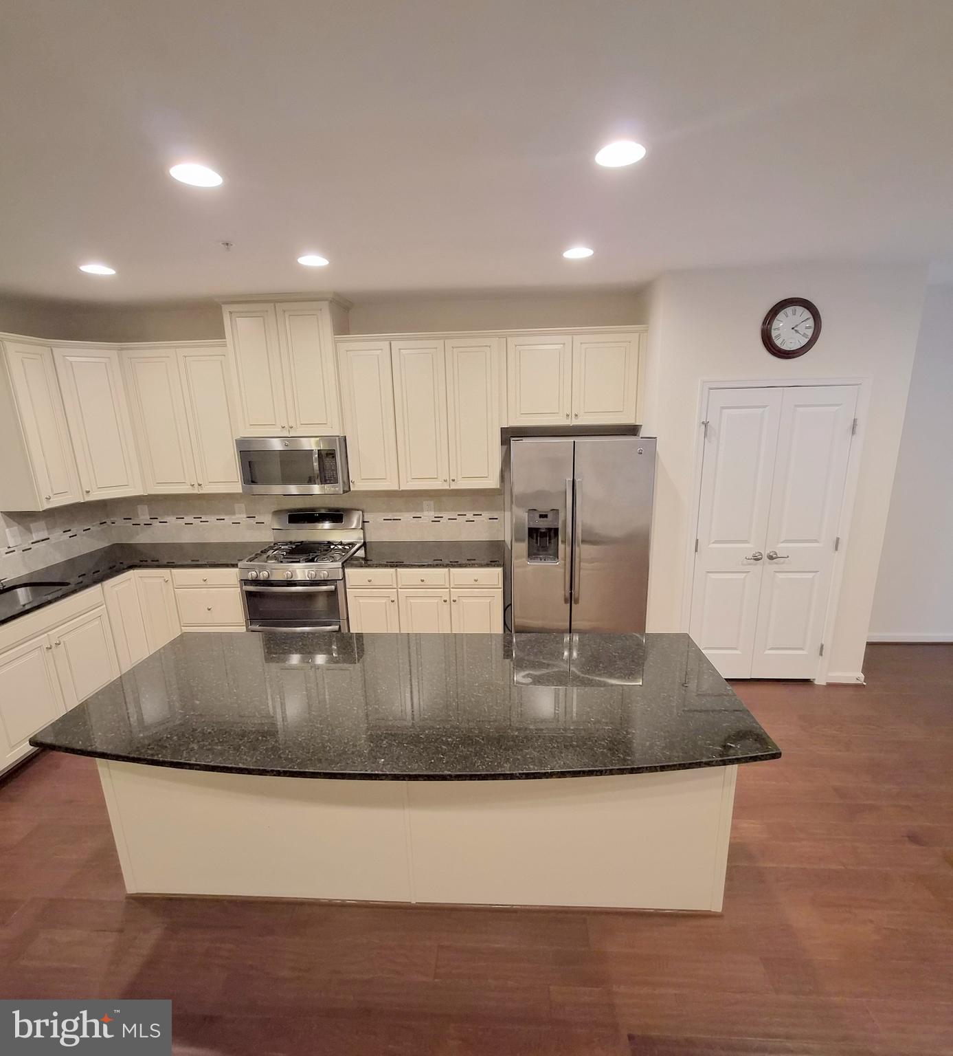 9128 LANDON HOUSE LANE