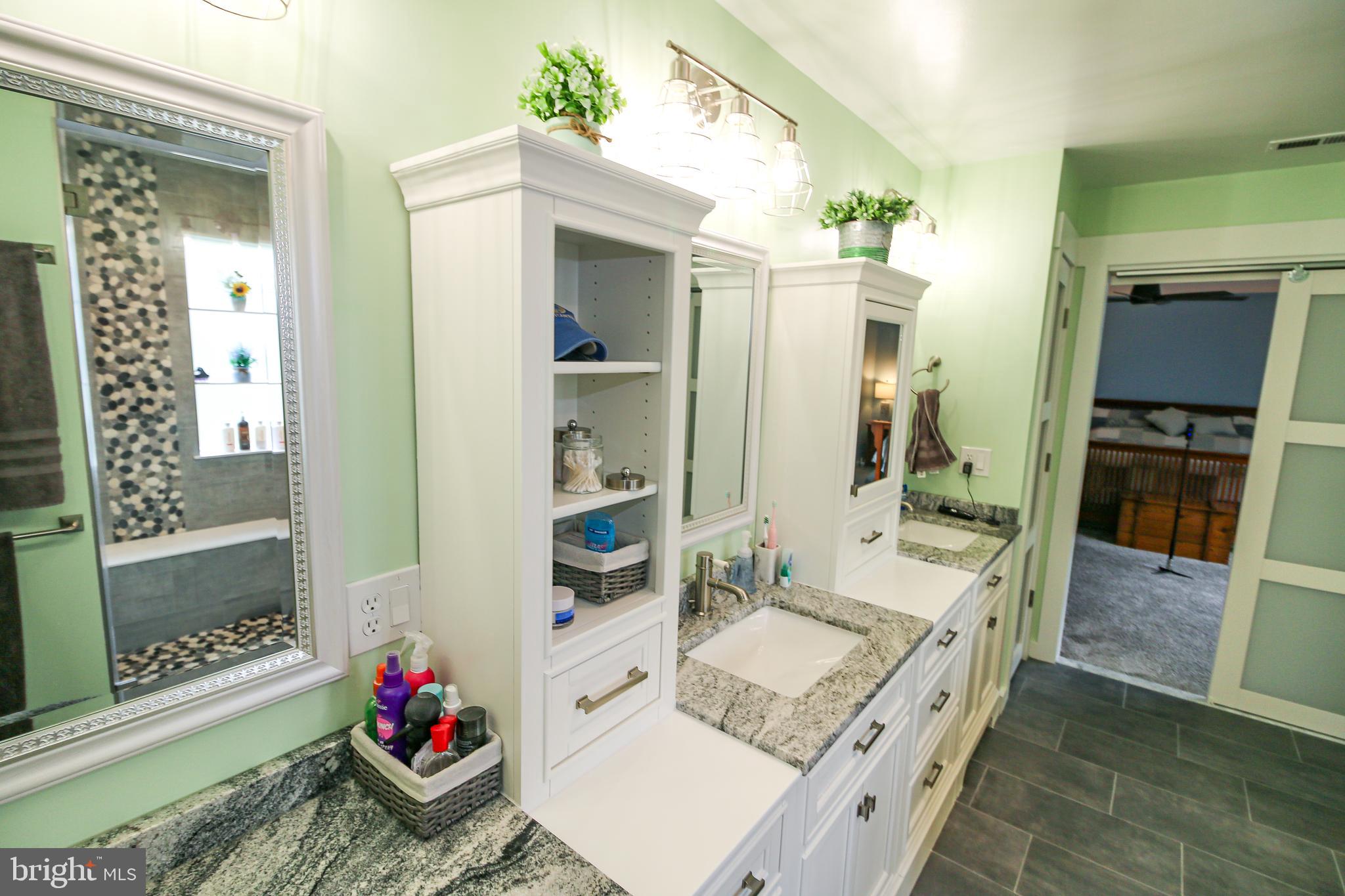 CROSS POINT - Residential