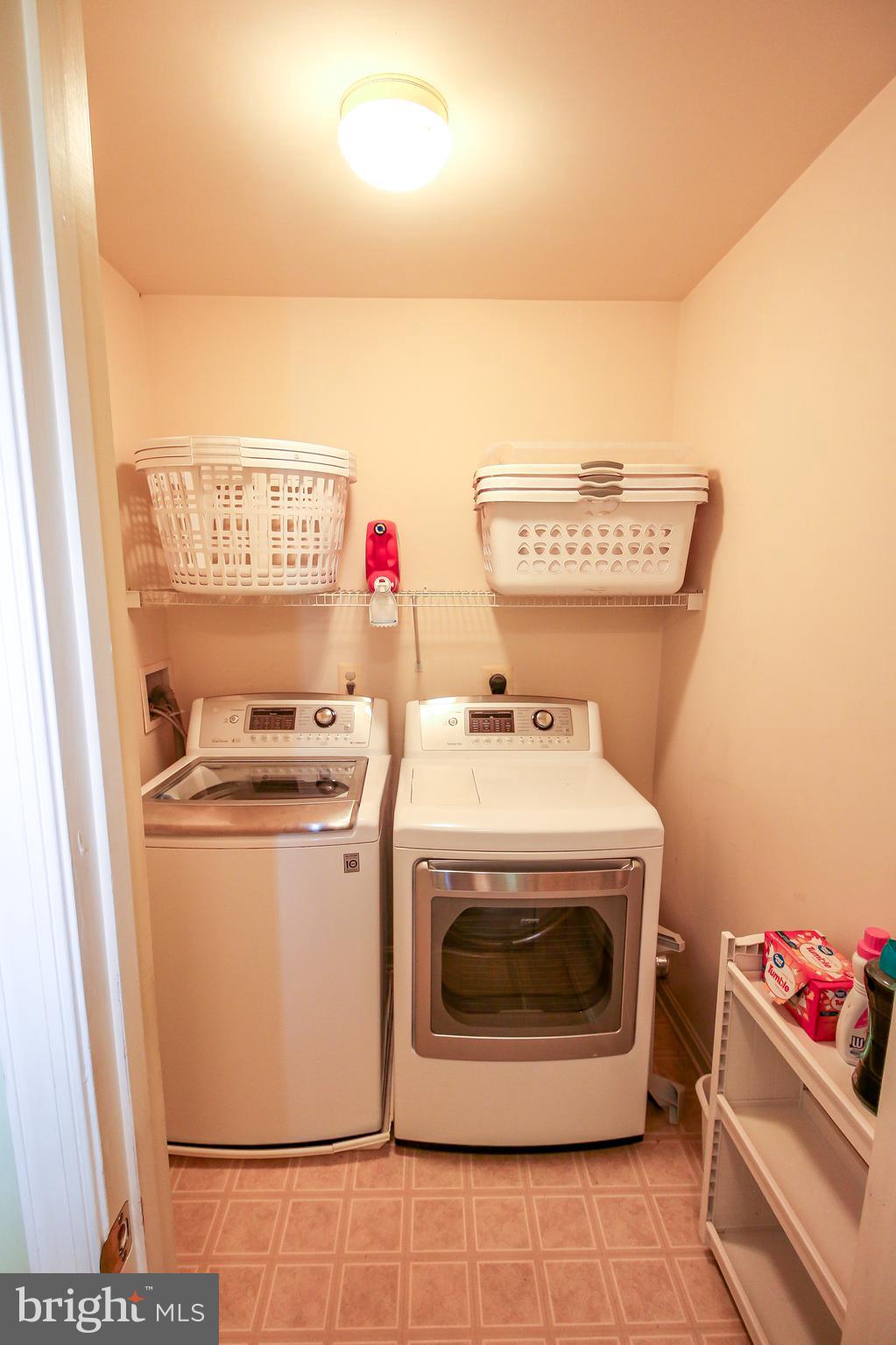 CROSS POINT - Residential