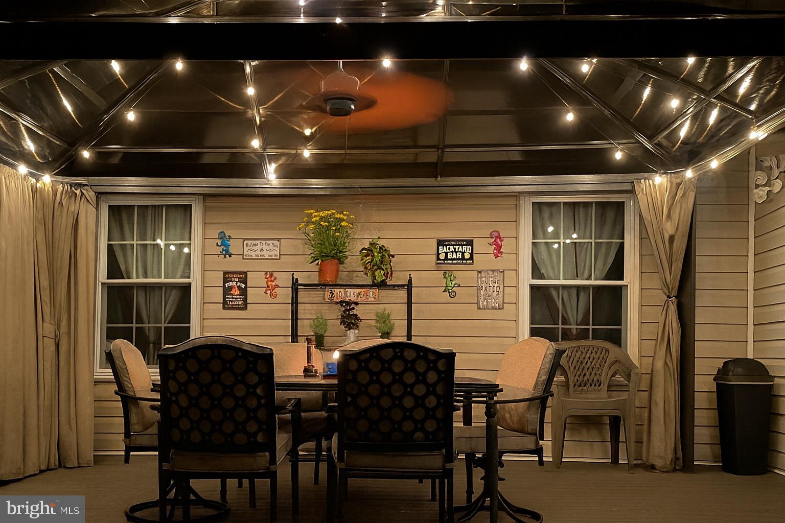 CROSS POINT - Residential