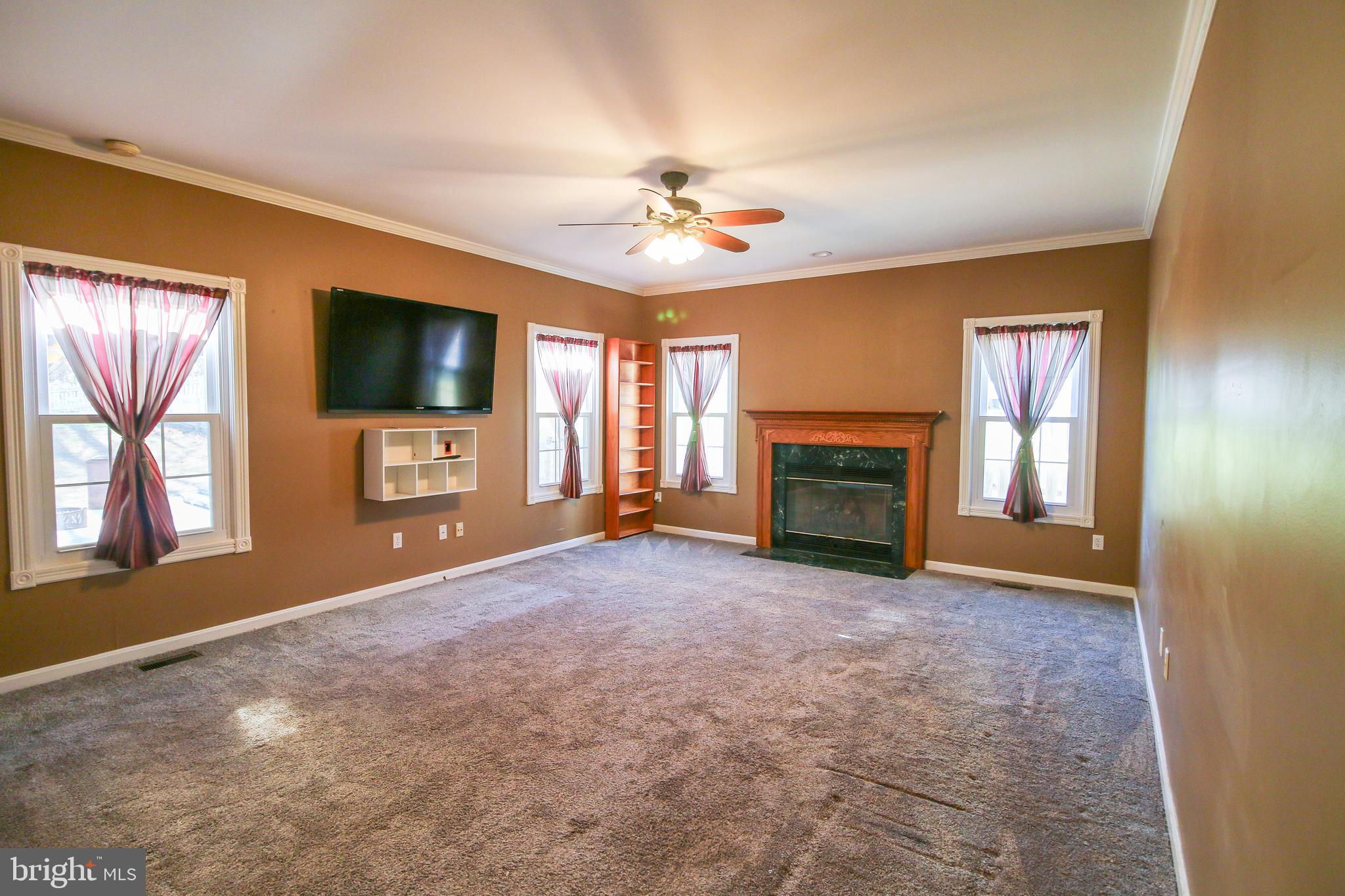 CROSS POINT - Residential