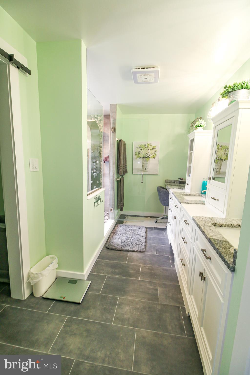 CROSS POINT - Residential