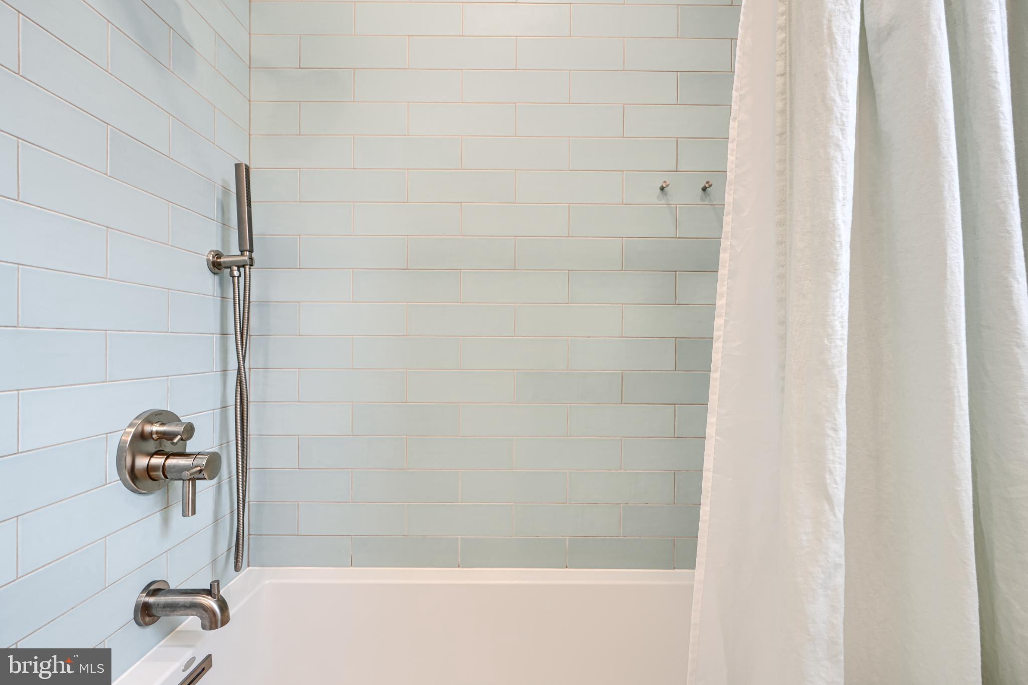 RADNOR WINSTON - Residential